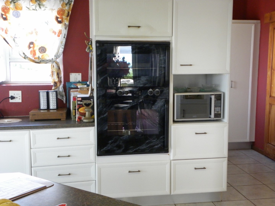 5 Bedroom Property for Sale in Wavecrest Eastern Cape